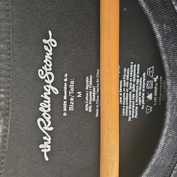 Rolling Stones Black T-Shirt with Rhinestone Red Lips Design, sz M - Picture 4 of 5